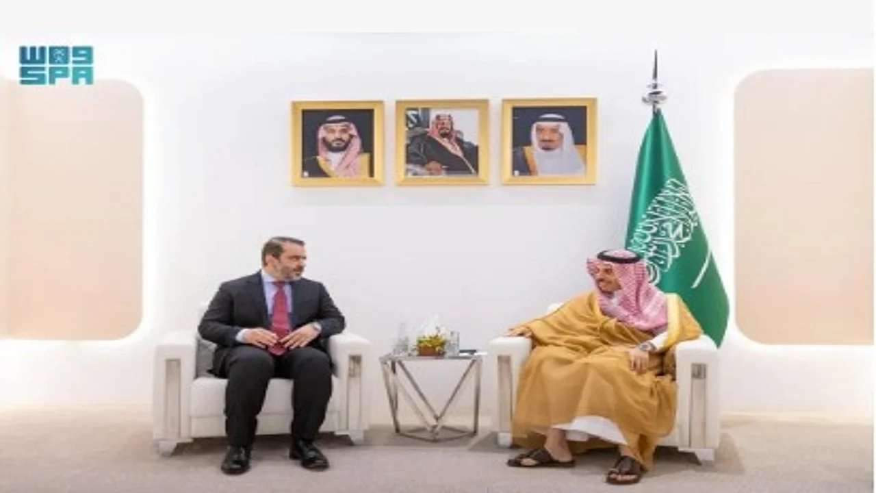 وزير الخارجية يبحث مع نظيره السوري فصلاً جديداً من العلاقات بين البلدين